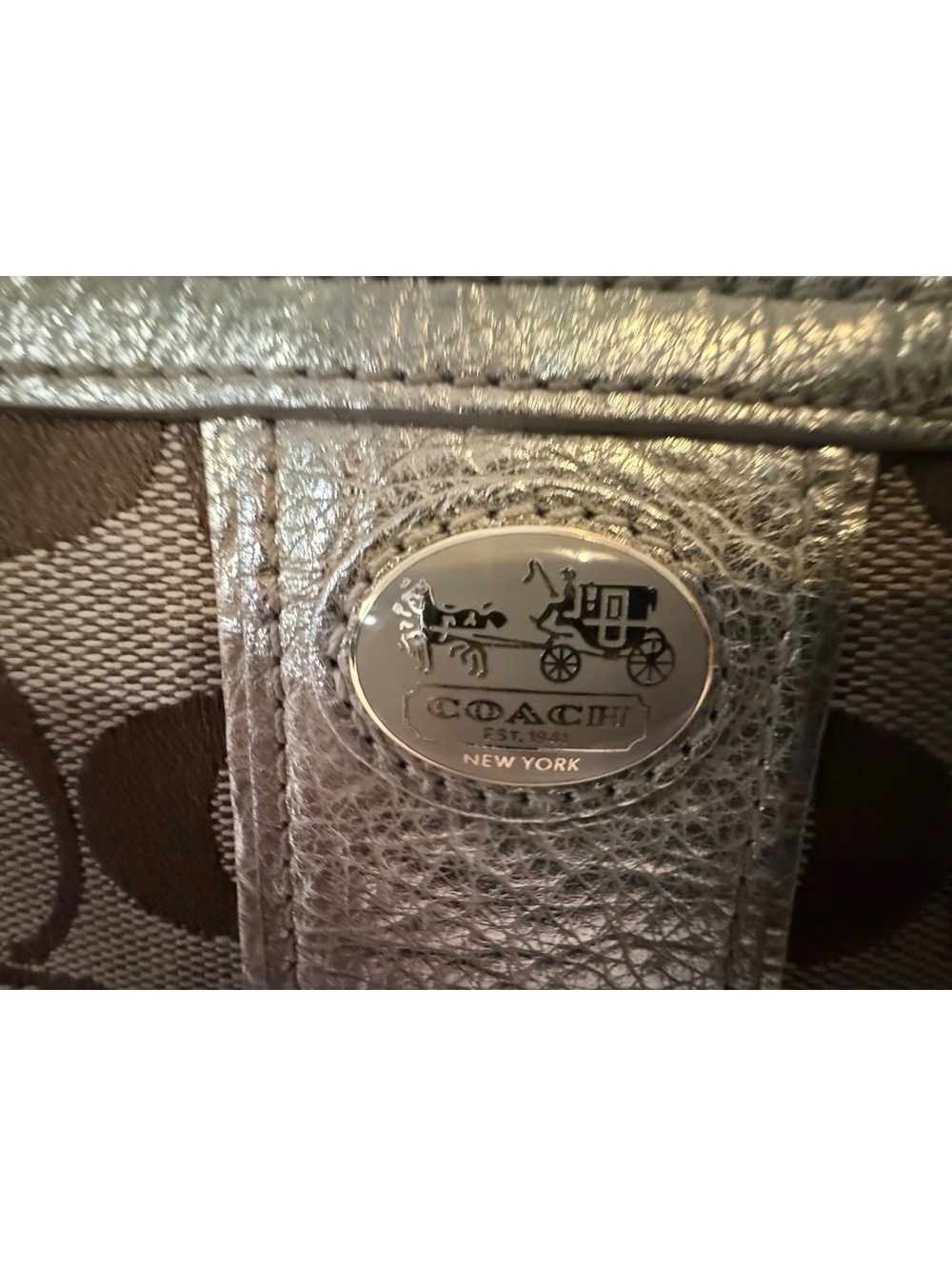 Title: Coach Signature C Wristlet Wallet Brown Tan Metallic Gold Zip Preowned - Picture 3 of 8